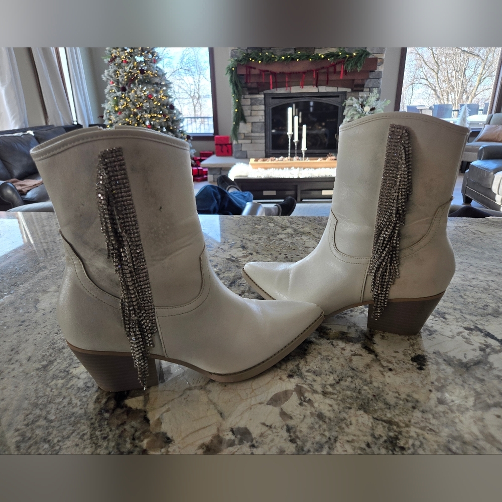 Buckle White Western Boots with Fringe Womens Size 9